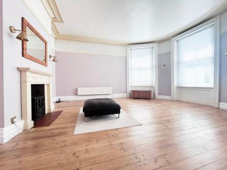 Flat Montpellier Street in Cheltenham