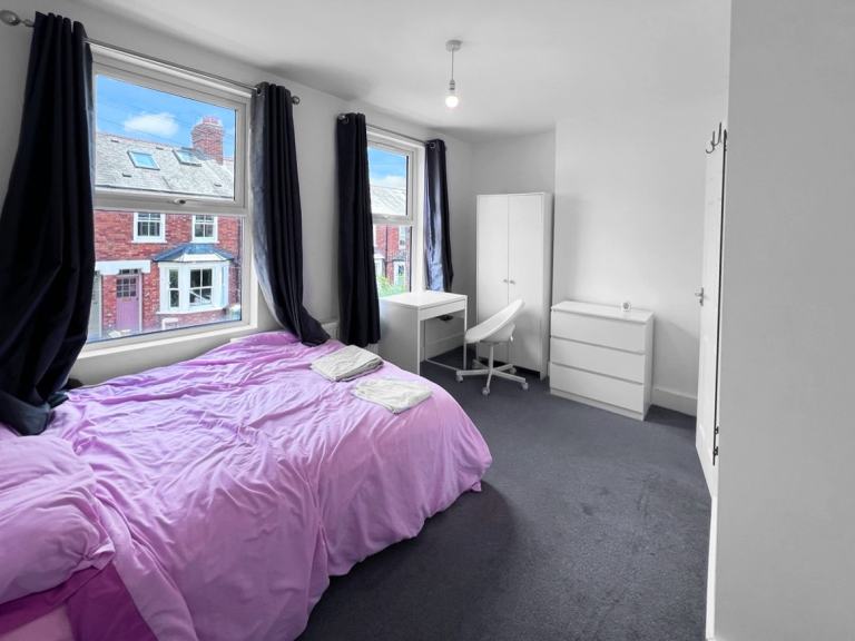 Room East Avenue in Oxford