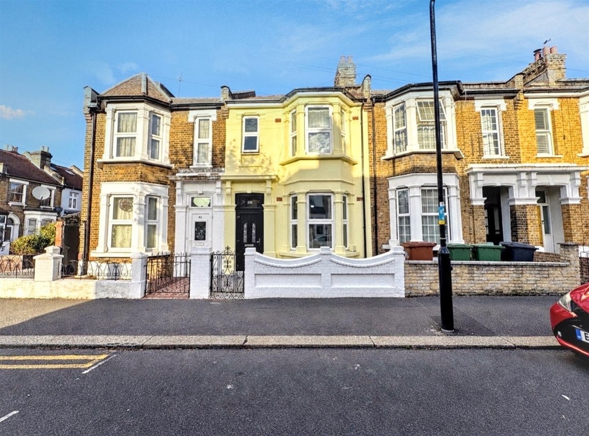 House Beaconsfield Road in Greater London
