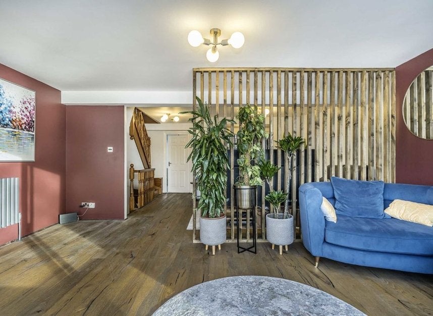 House Rainbow Avenue in Greater London