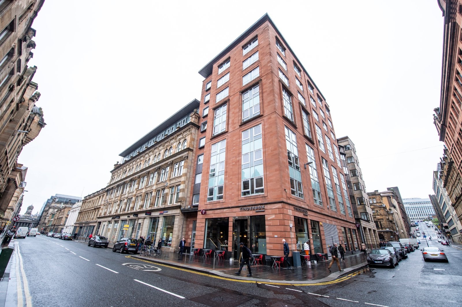 Flat Ingram Street in Glasgow