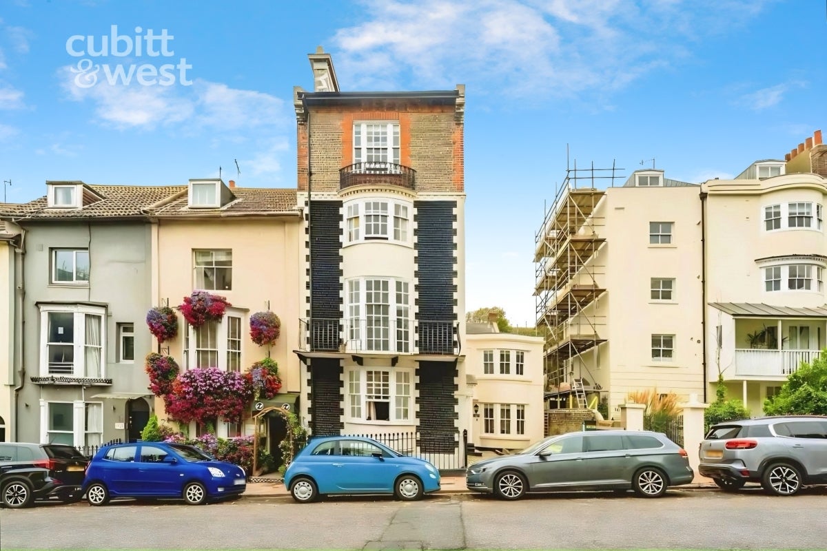 Flat Cromwell Road in Portslade by Sea