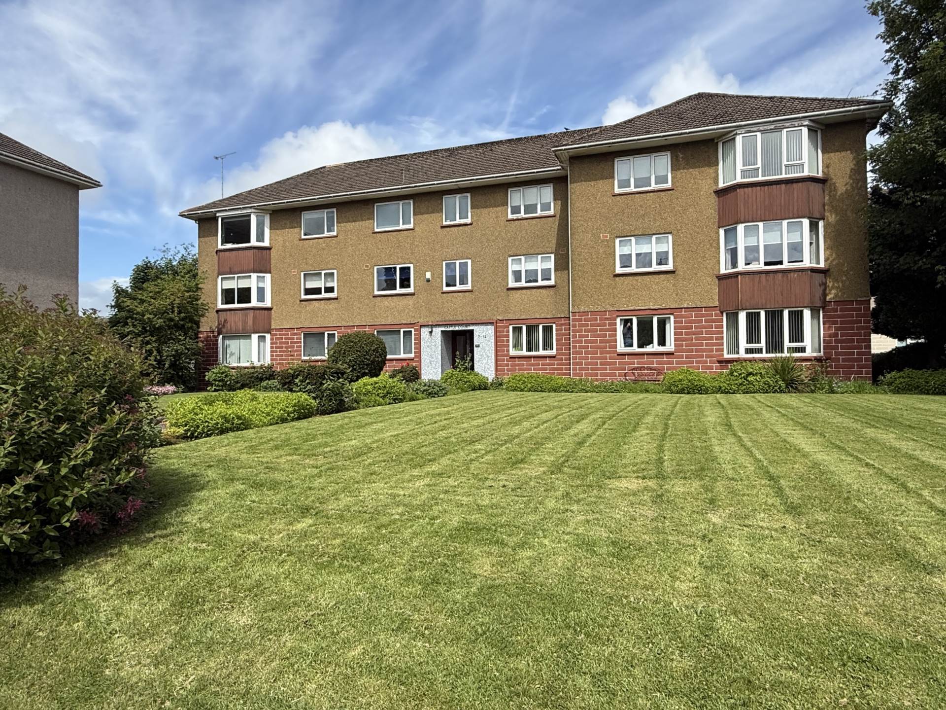 Flat Broomhill Avenue in Newton Mearns