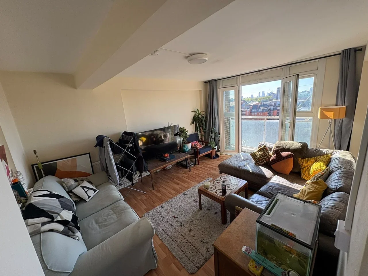 Room Trelawney Estate in Greater London