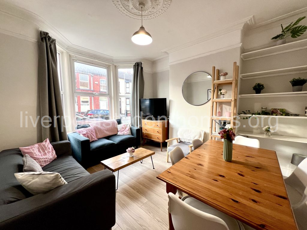 Flat Shaw Street in Liverpool
