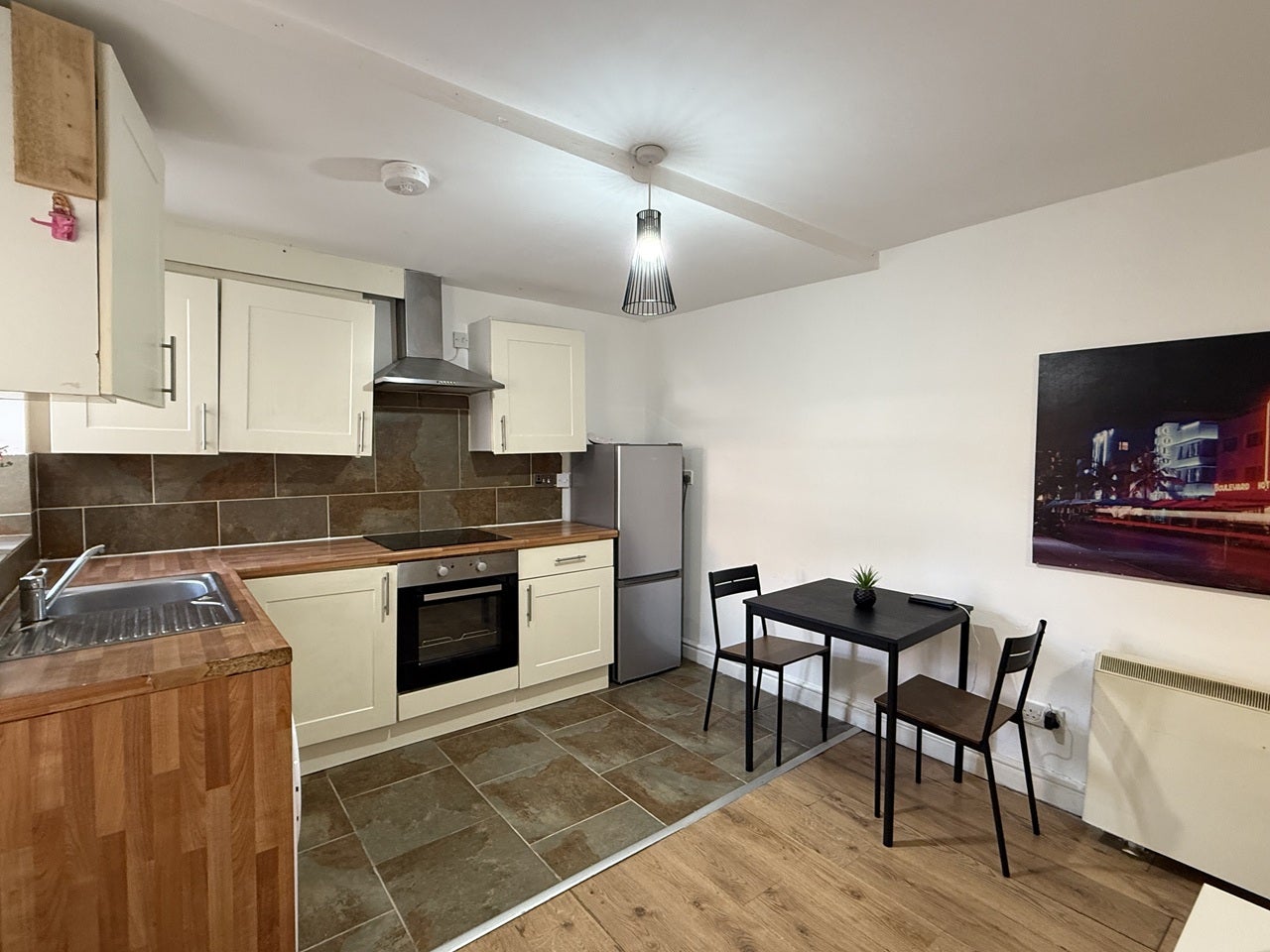 Flat Cyprus Road in Leicester