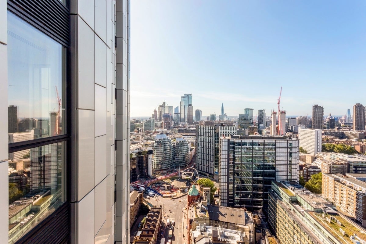 Flat City Road in Greater London