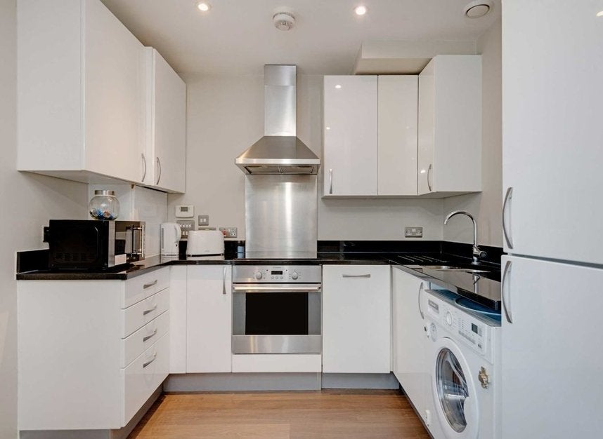 Flat St. Pancras Way in Greater London