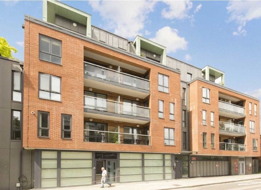 Flat St. Pancras Way in Greater London