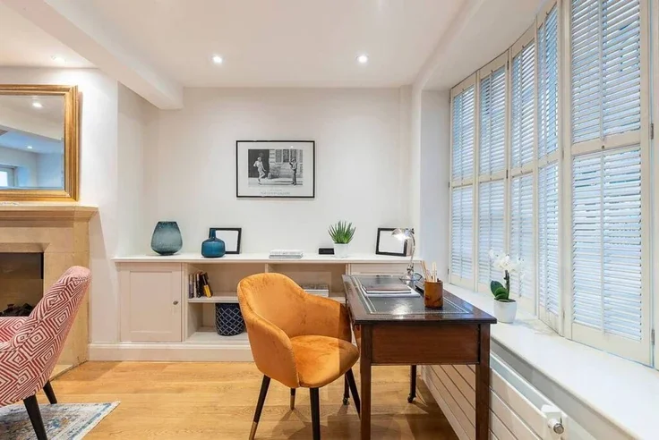 House Dunstable Mews in City of Westminster