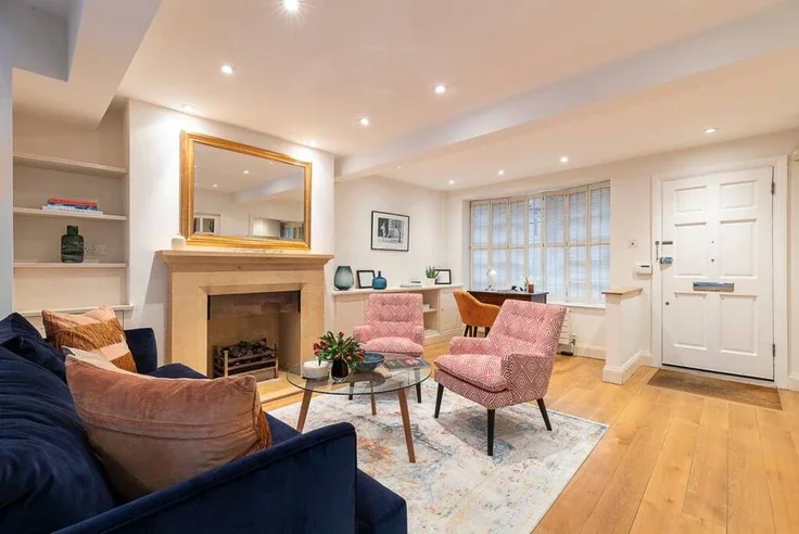 House Dunstable Mews in City of Westminster