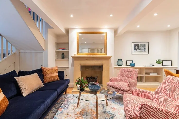House Dunstable Mews in City of Westminster