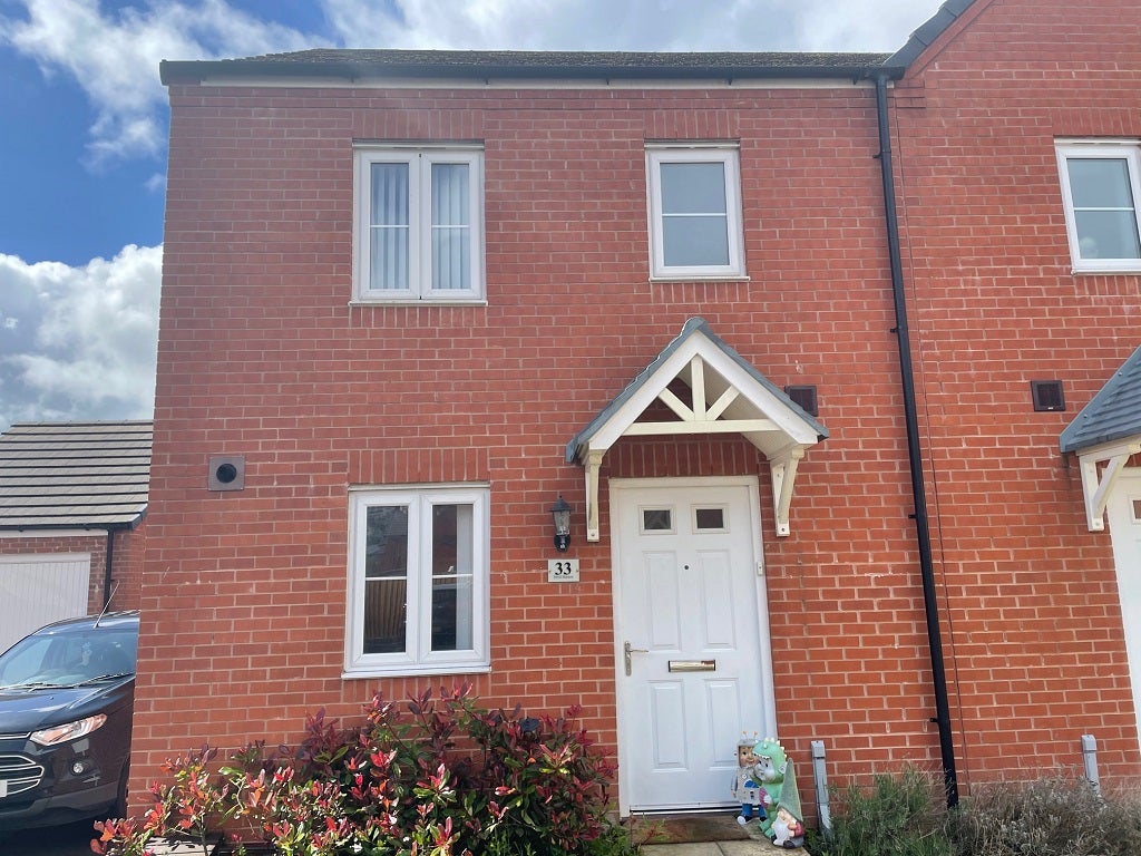 House Stryd Bennett in Llanelli