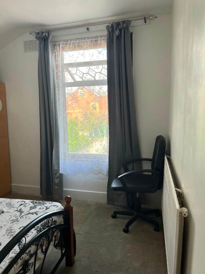 Room Browning Road in Greater London