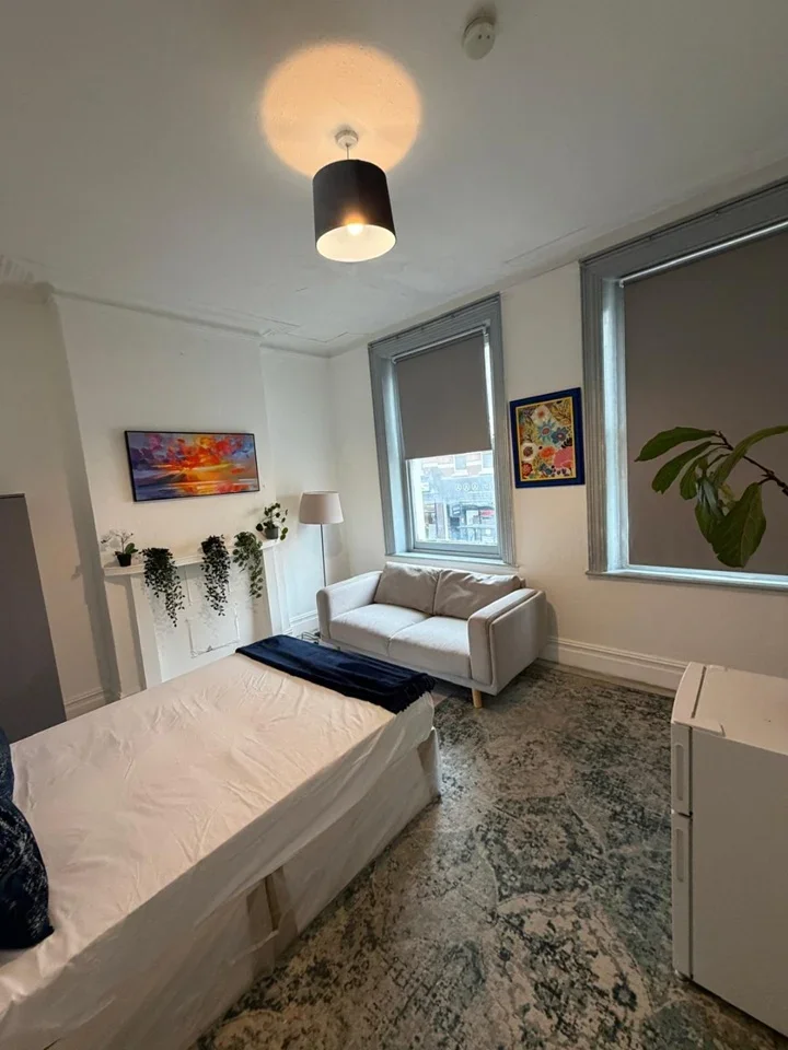 Flat West End Lane in Greater London