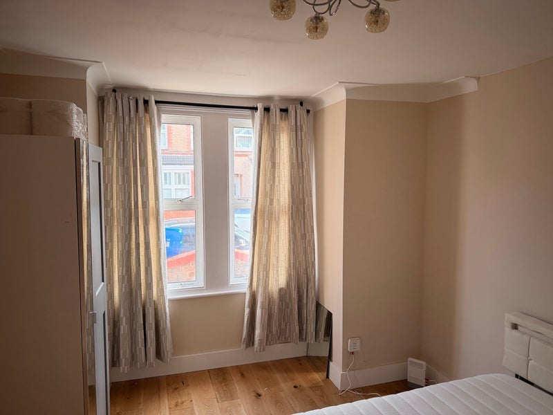 Room Haslemere Road in Greater London