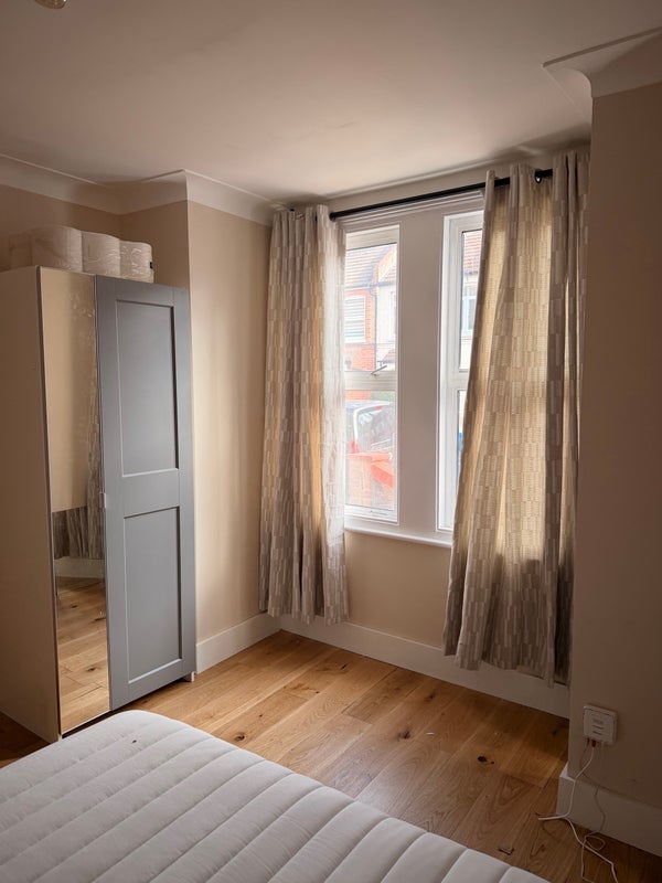 Room Haslemere Road in Greater London