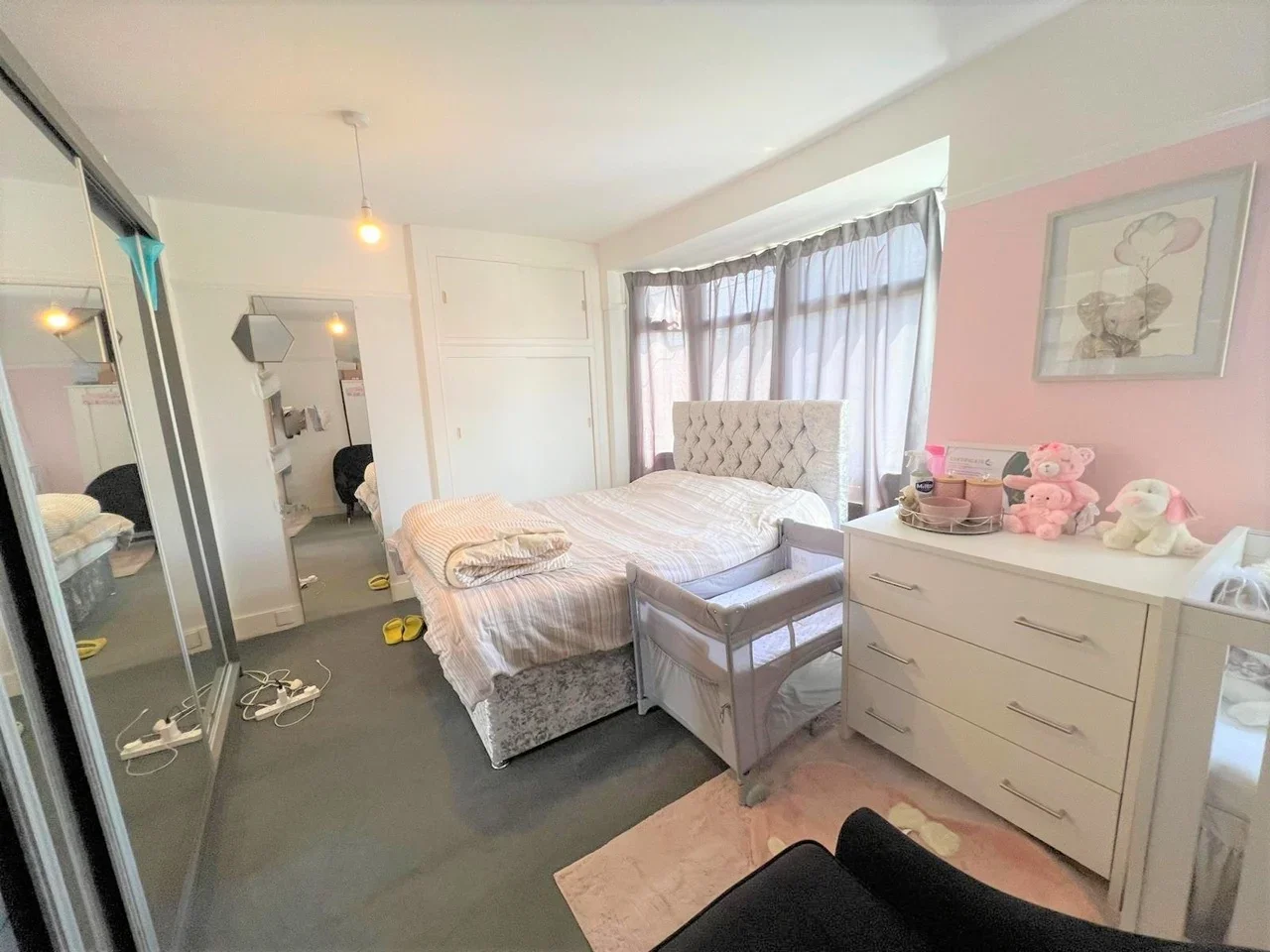House Sylvan Avenue in Greater London