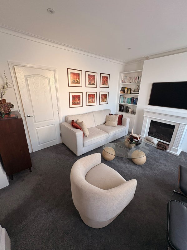 Flat Clapham Road in Greater London