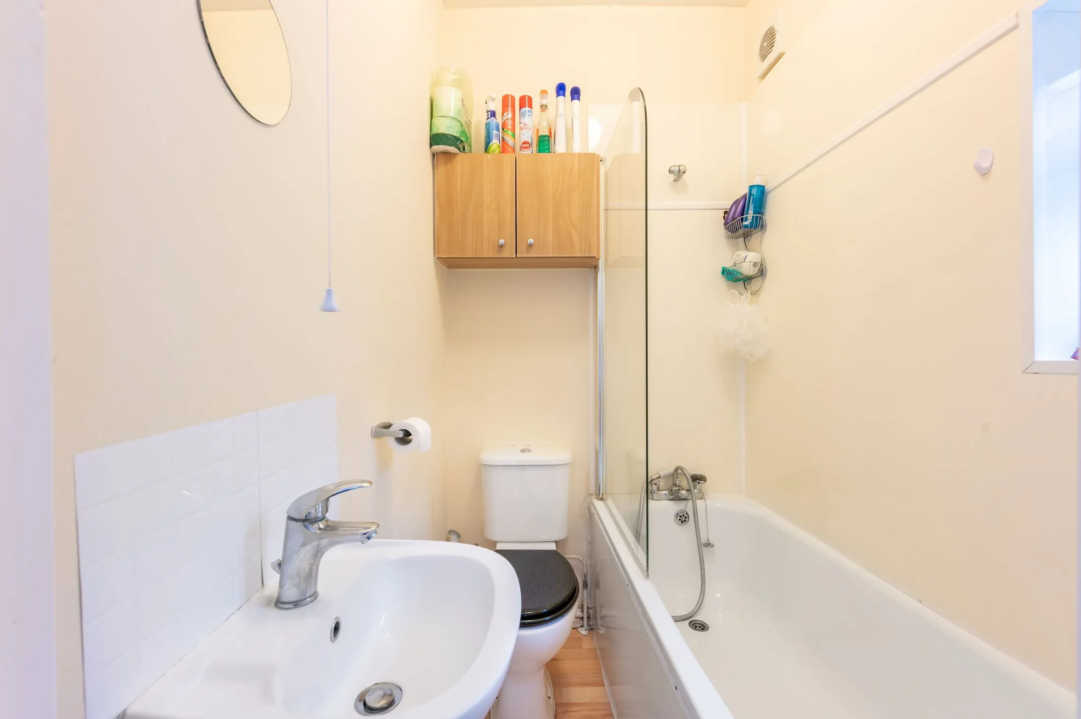 Flat Tremadoc Road in Greater London