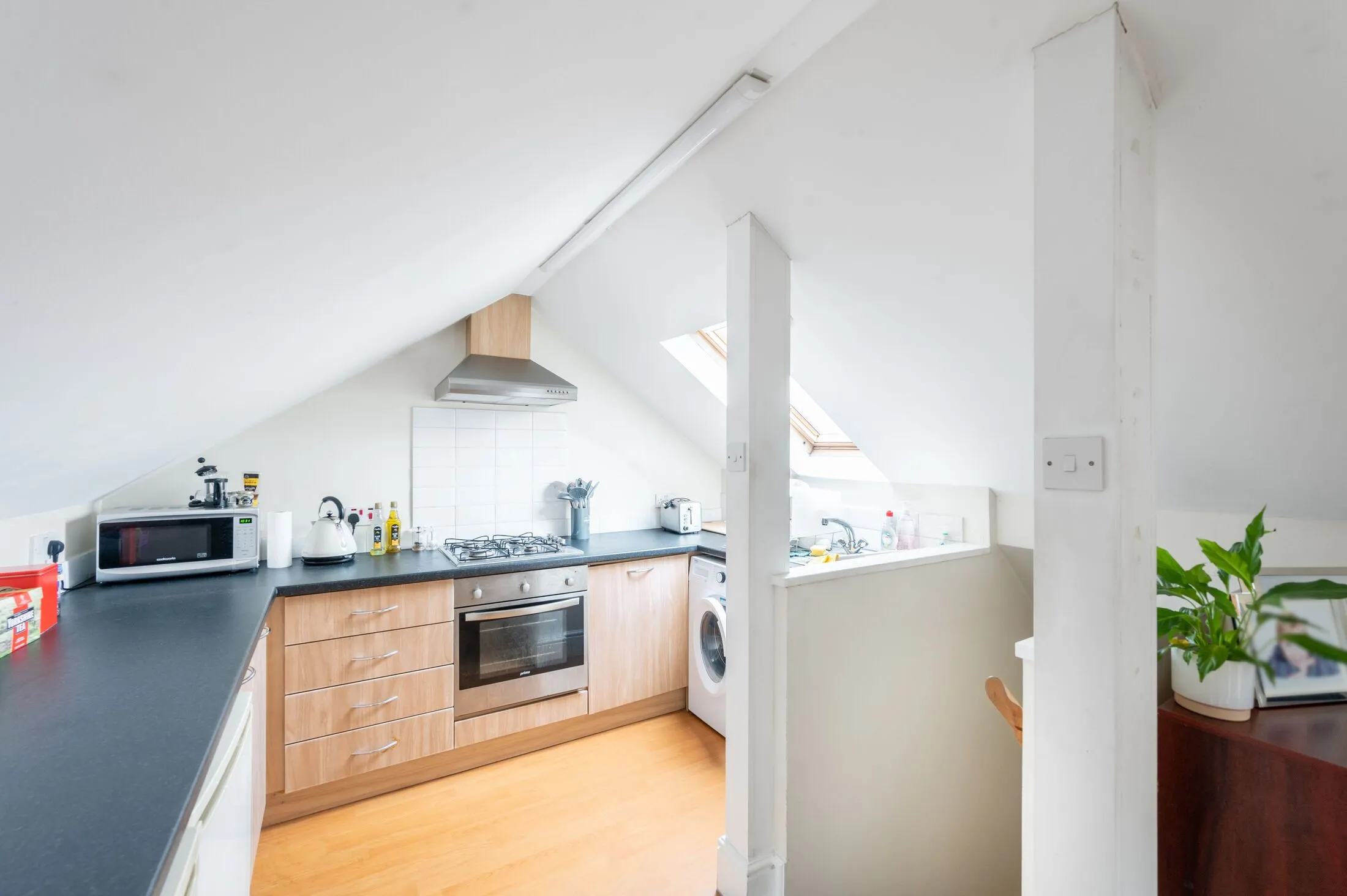 Flat Tremadoc Road in Greater London