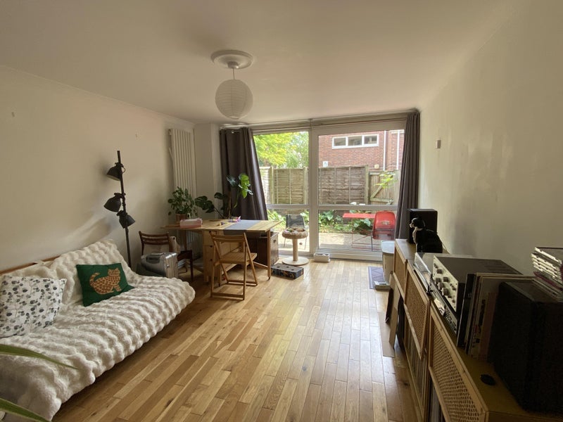 Room Archway Road in Greater London
