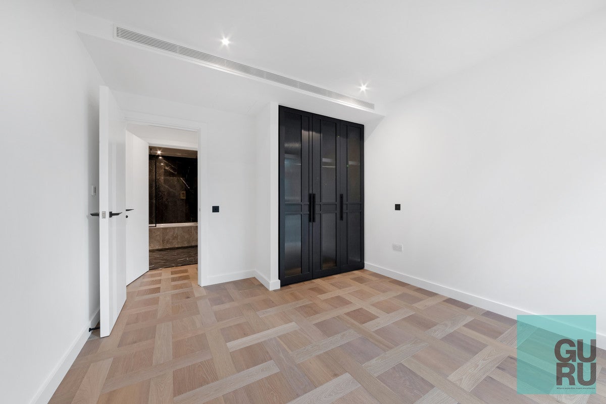 Flat Merino Gardens in Greater London