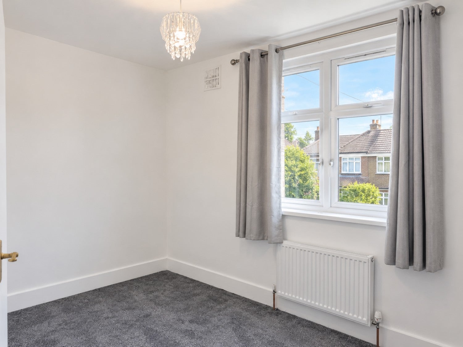 Flat Warrington Road in Greater London
