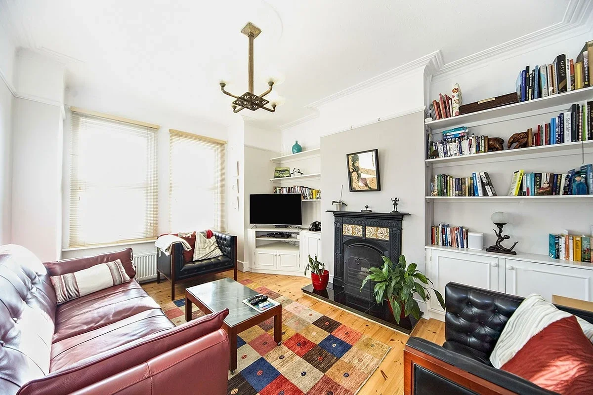 Flat George Lane in Greater London
