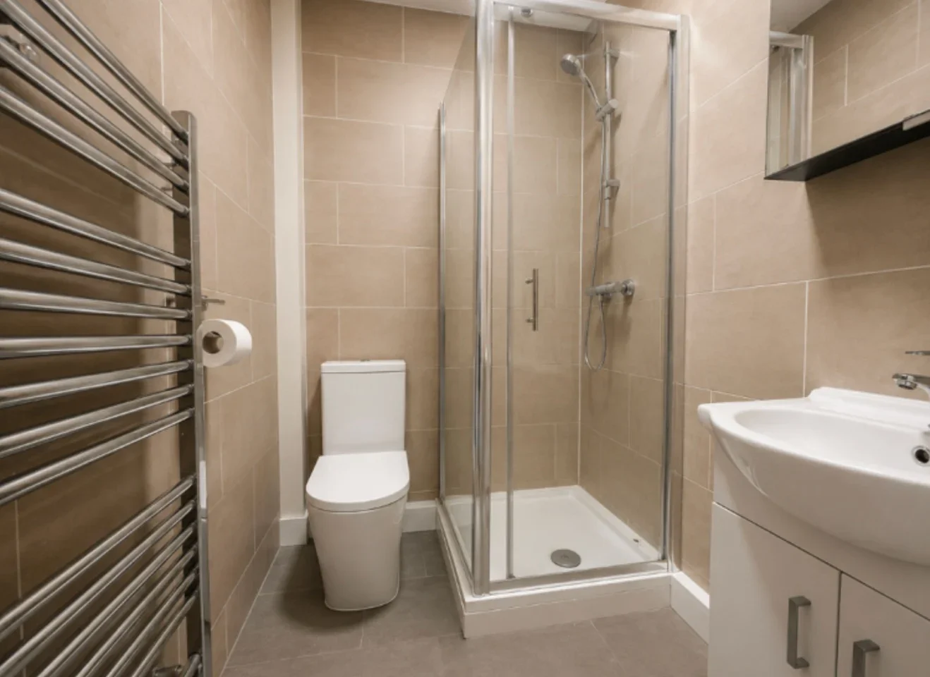 Flat Greenford Road in Greater London