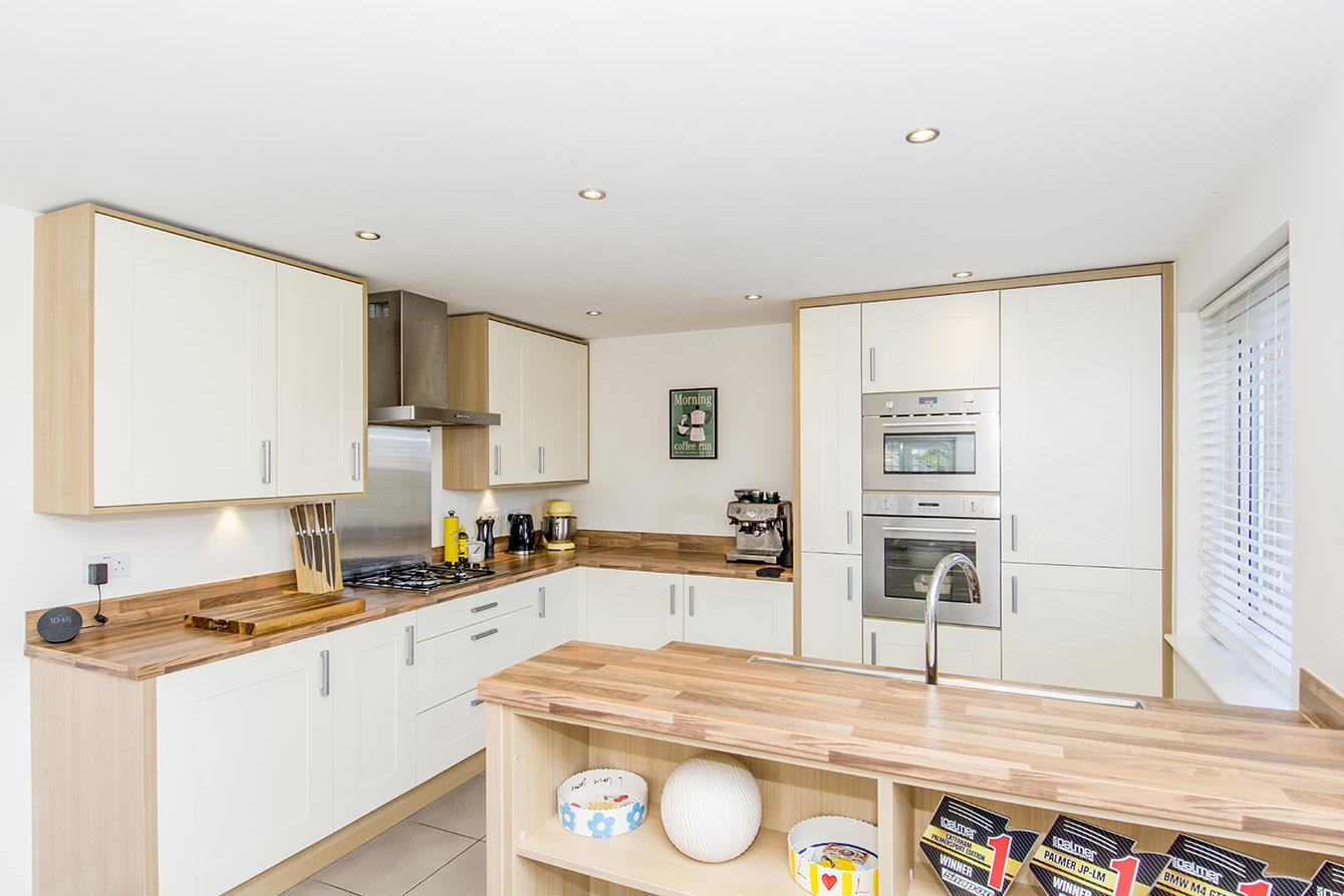 House Whites Crescent in Harborough