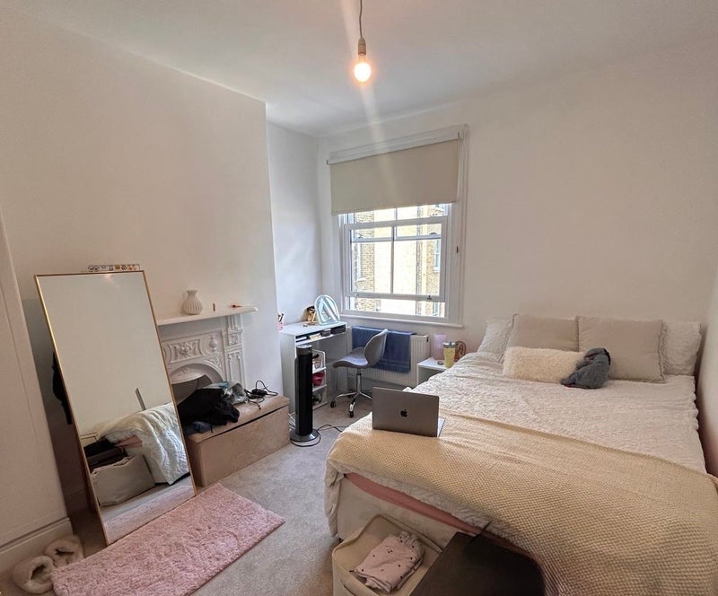 Room Doddington Place in Greater London