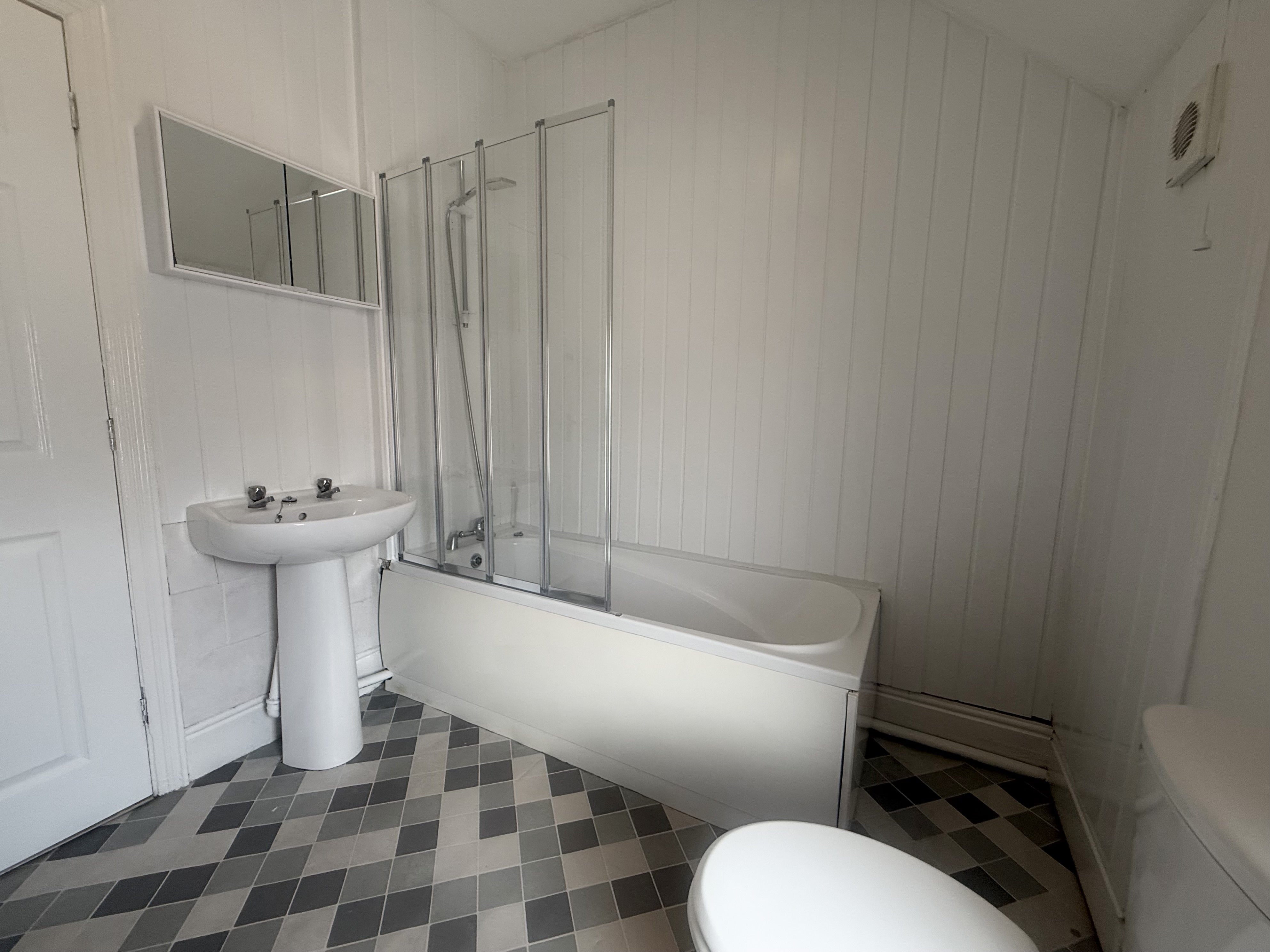 Room Main Avenue in Mansfield Woodhouse