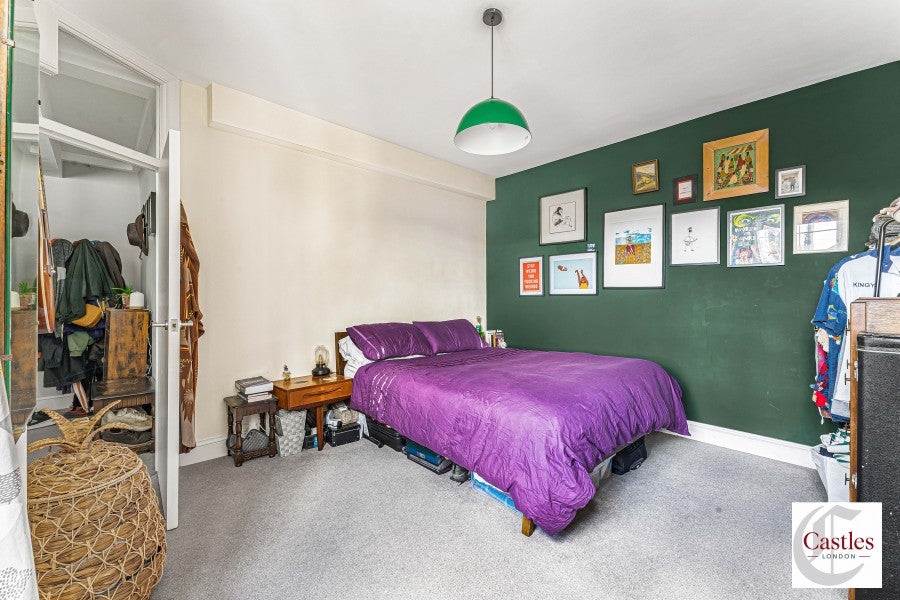 Flat Upper Clapton Road in Greater London