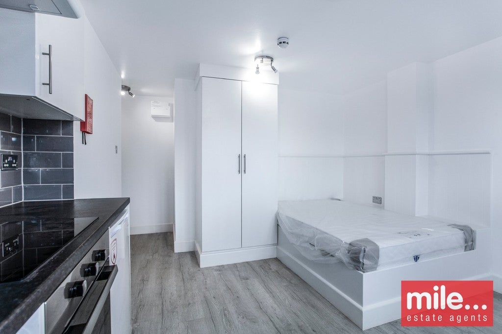 Room Sunnyside in London