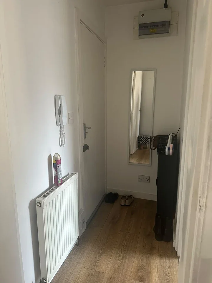 Flat Leigham Court Road in Greater London