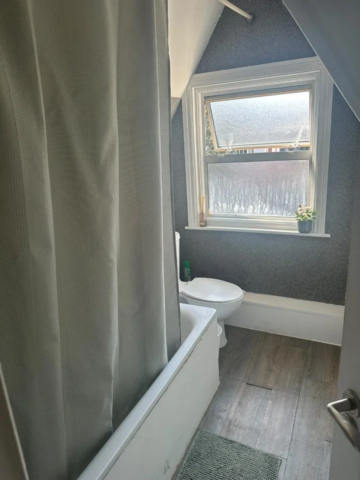 Flat Leigham Court Road in Greater London