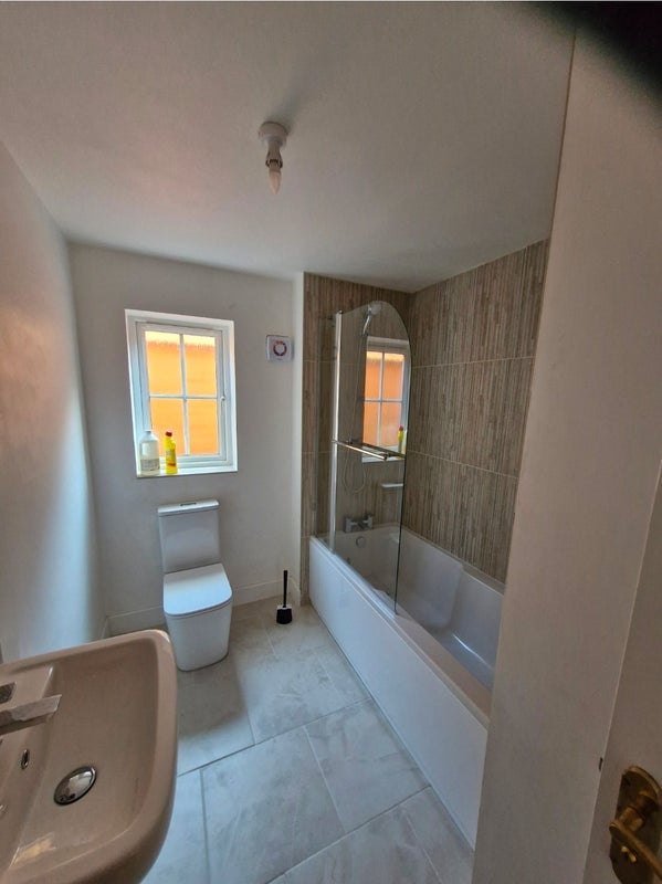 Room Aldermore Drive in Birmingham