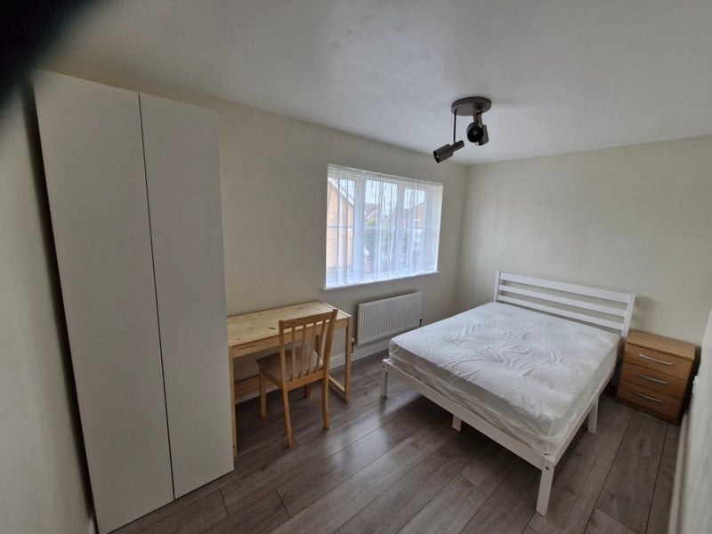 Room Aldermore Drive in Birmingham