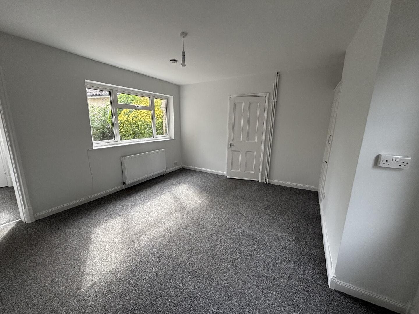 Flat Dagnall Park in Greater London