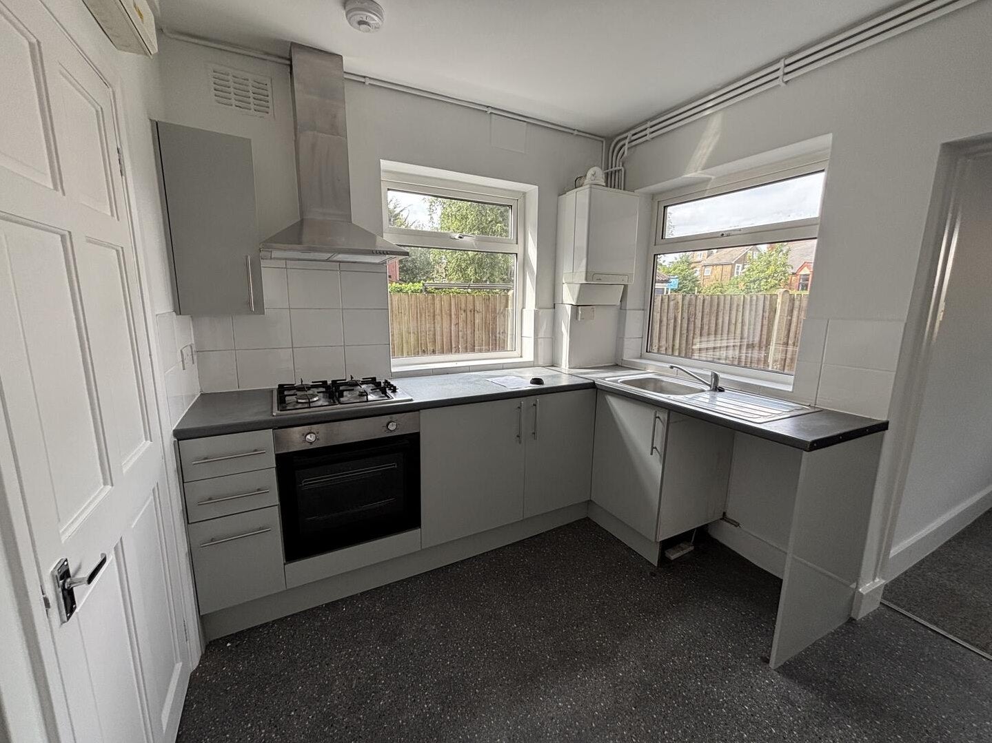 Flat Dagnall Park in Greater London