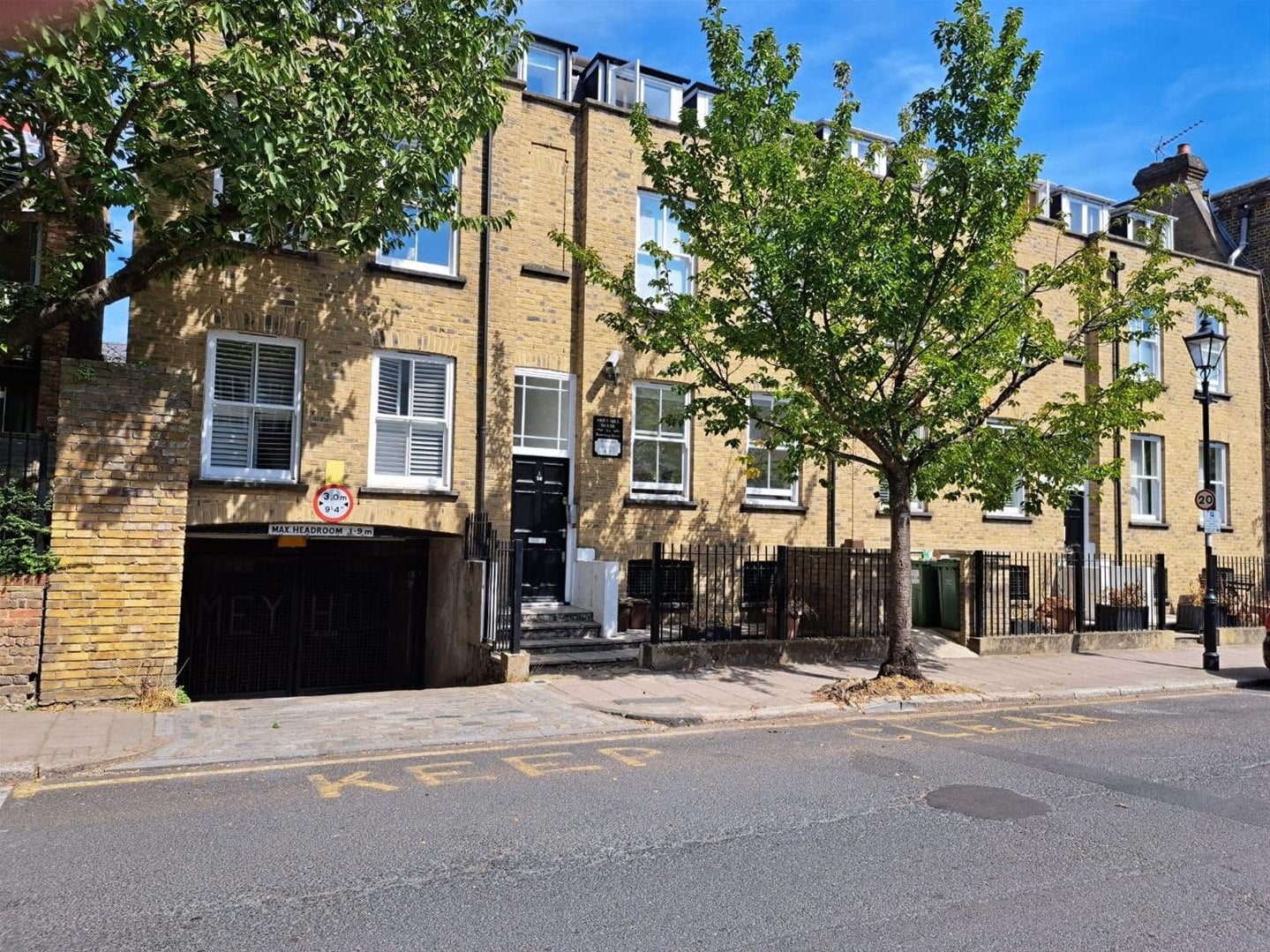 Flat Barnsbury Street in Greater London