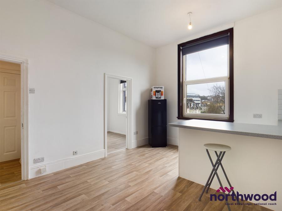 Flat Cornwallis Gardens in St Leonards