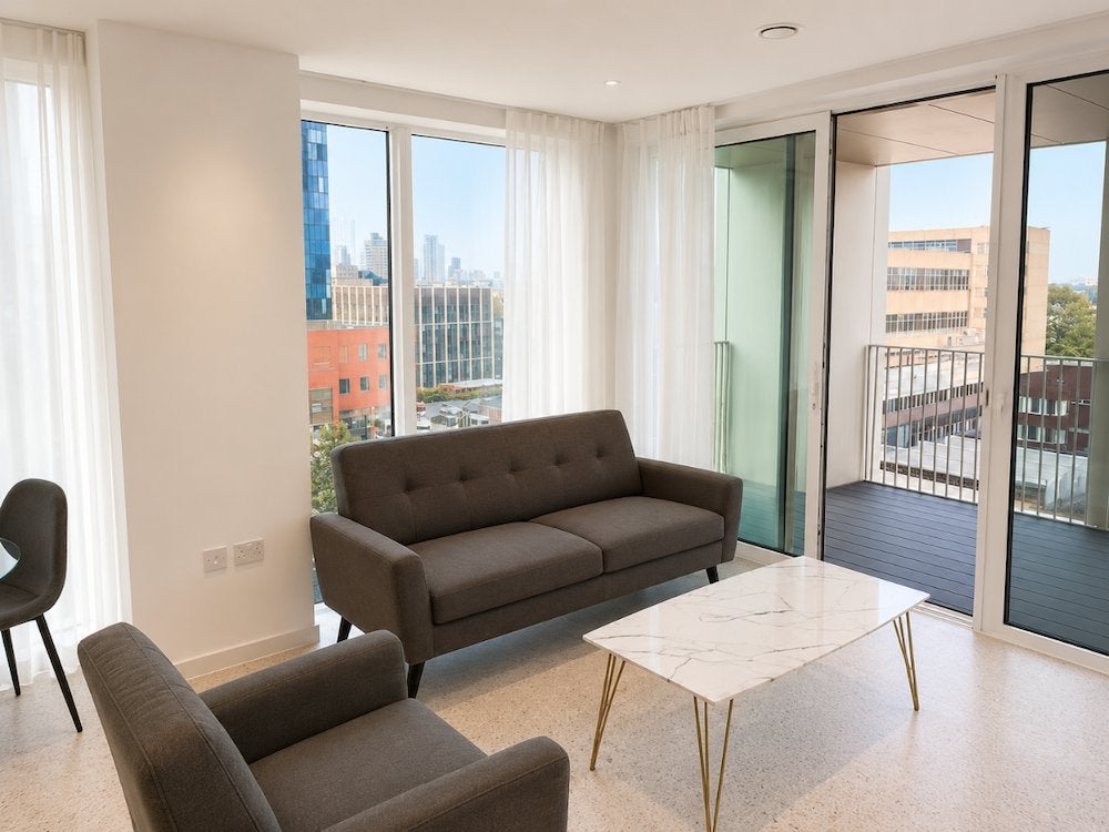 Flat Cendal Crescent in Greater London