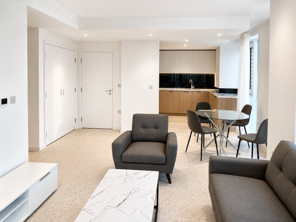 Flat Cendal Crescent in Greater London