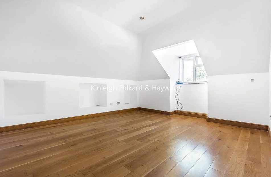 Flat Elm Lane in Greater London