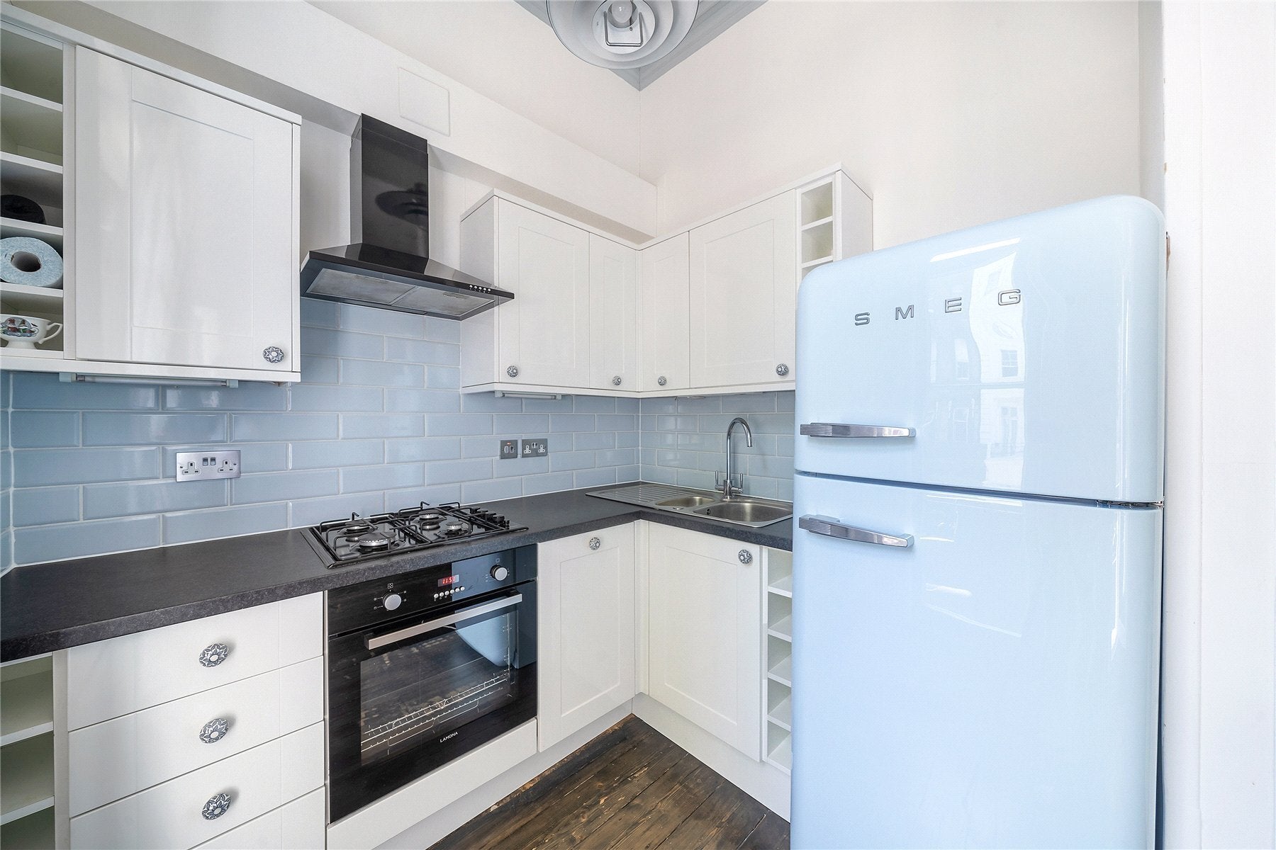 Flat Ladbroke Grove in Greater London