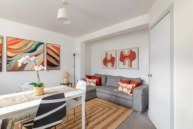 Flat Shepherds Bush Road in Greater London