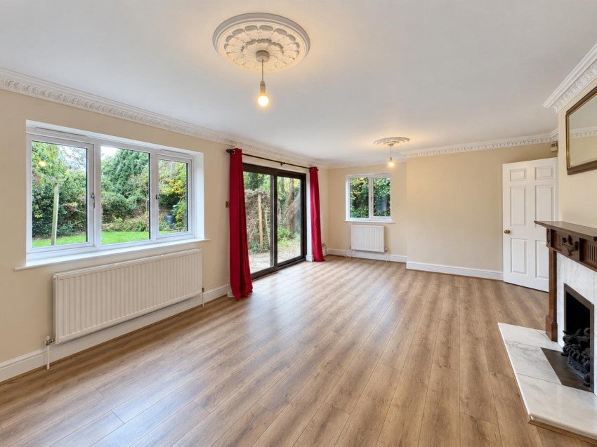 House Meadow Farm Close in Flore
