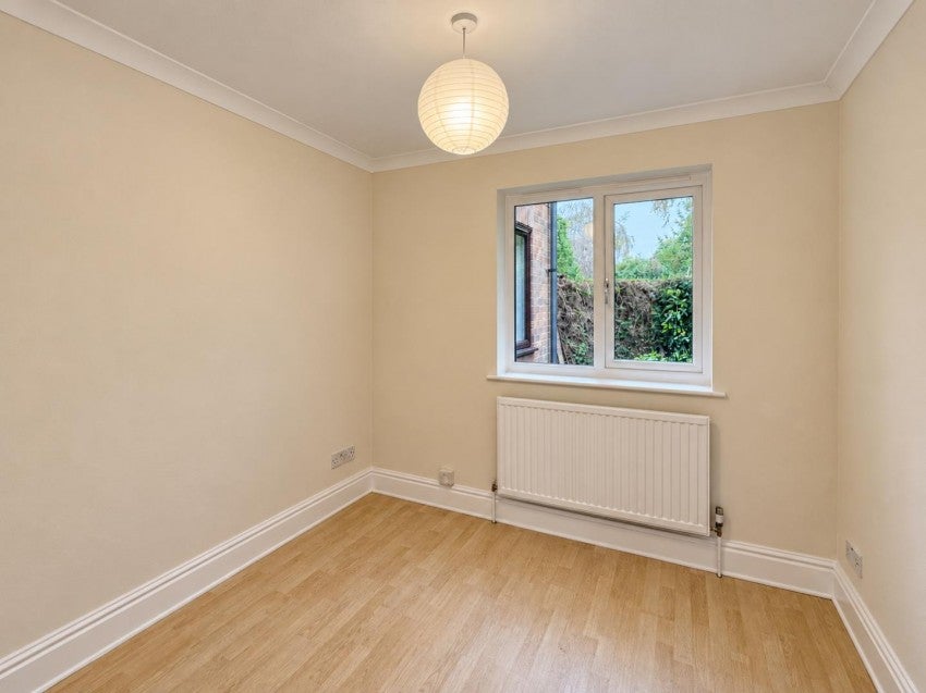 House Meadow Farm Close in Flore